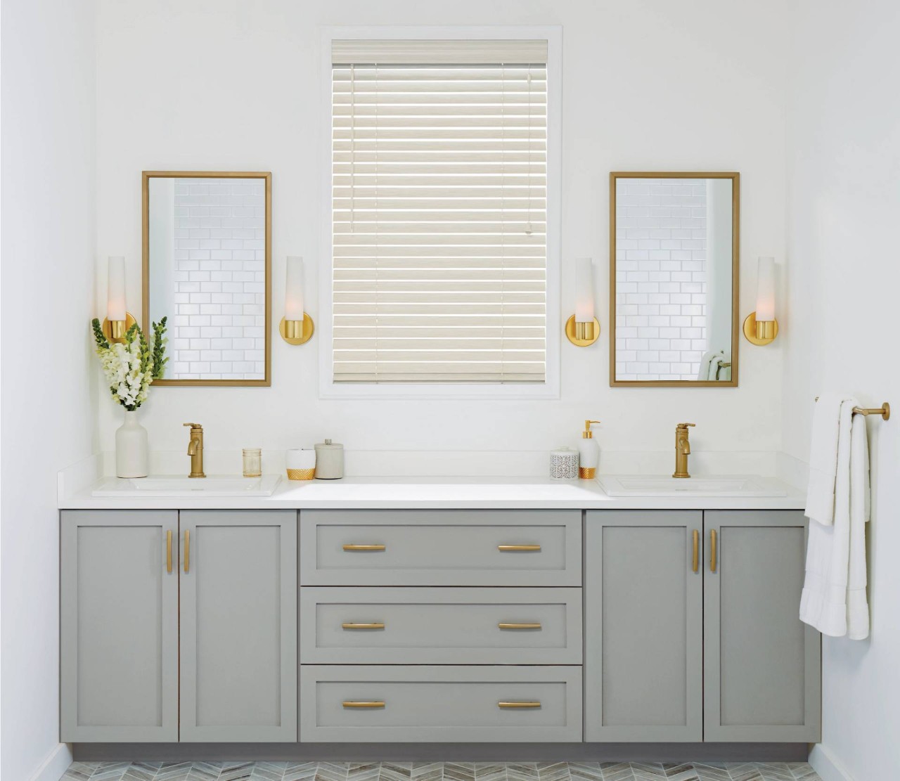 Hunter Douglas EverWood® Faux Wood Blinds near Redmond, Oregon (OR)